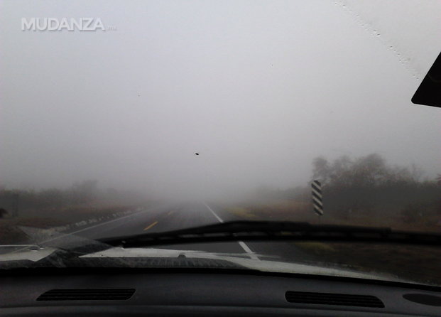 Camino a Laredo con mucha niebla