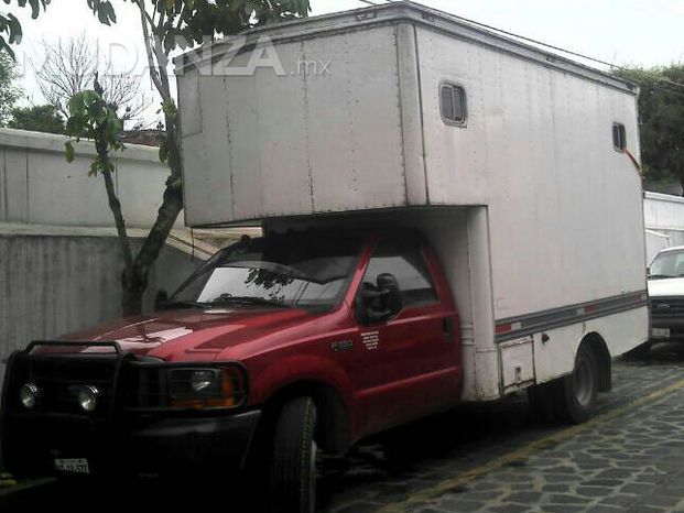 Camioneta caja seca 3.5 toneladas